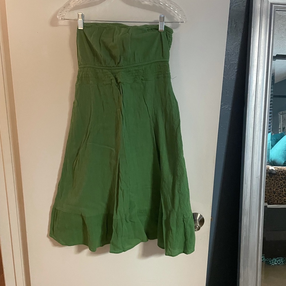 Strapless green dress. Worn once. Super comfy.